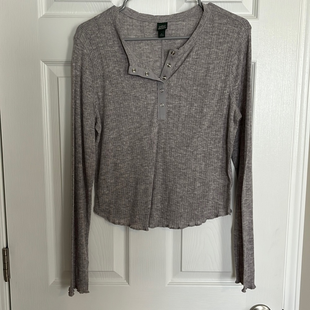 Long sleeve knit top